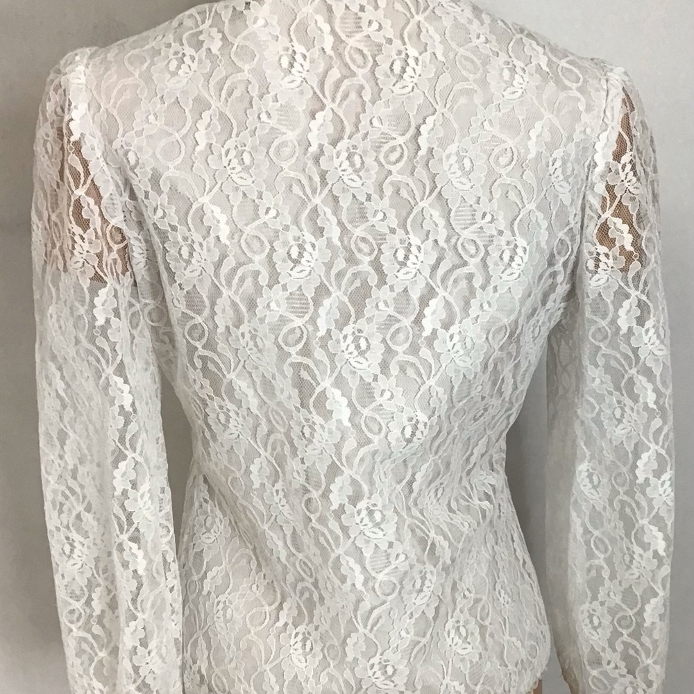 Vintage White Lace Top with Black Buttons 🖤 - Picture 4 of 5